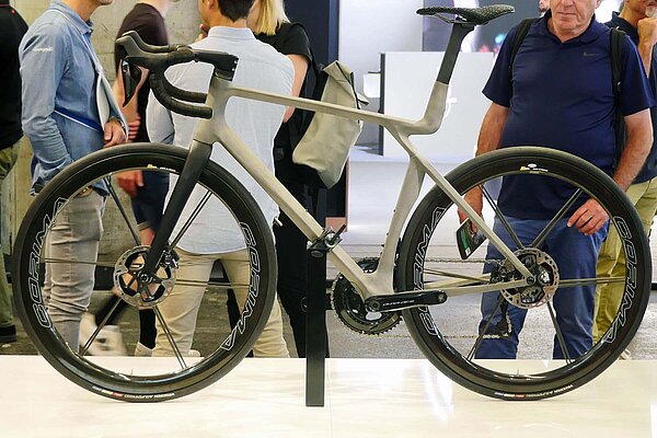 Neuheiten 2024. Rennrad mit Titanrahmen aus dem 3-D-Drucker.