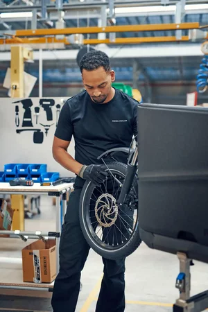 Bis zu 700 Bikes am Tag können im Werk aufgebaut werden.