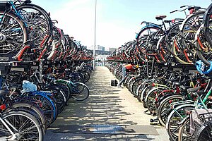 öffentlicher Veloständer mit Velodieb