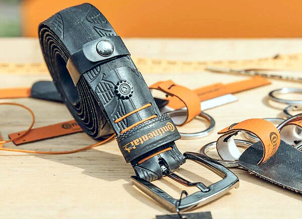 Gürtel aus rezykliertem Rennvelo-Reifen von Continental.