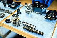 Zerlegtes Getriebe von Pinion.