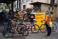 Winterthurer Velofrühling 2024. Fahrräder stehen an einem Messestand.