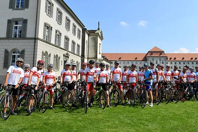 Kardiologen aus der ganzen Schweiz fahren zusammen mit dem Velo an den jährlichen Kongress.