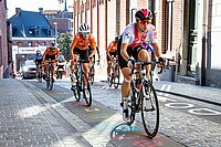 Marlen Reusser kann an der Tour de Suisse Women nicht starten. Radrennfahrerinnen bei einem Rennen.