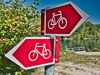 Veloweg wegweiser mit Velosignet