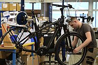 In den Fahrradfabriken wird mit Hochdruck gearbeitet, um der grossen Nachfrage Herr zu werden. 
