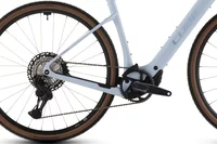 E-Gravelbike von Cube mit fehlerhaften Kurbelarmen.