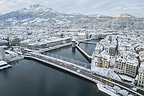 Die Luzerner Seebrücke verbindet Bahnhof und Altstadt.