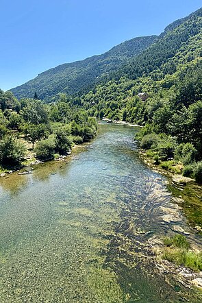 Fluss in den Bergen.