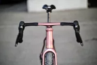 Frontansicht eines Gravelbikes.