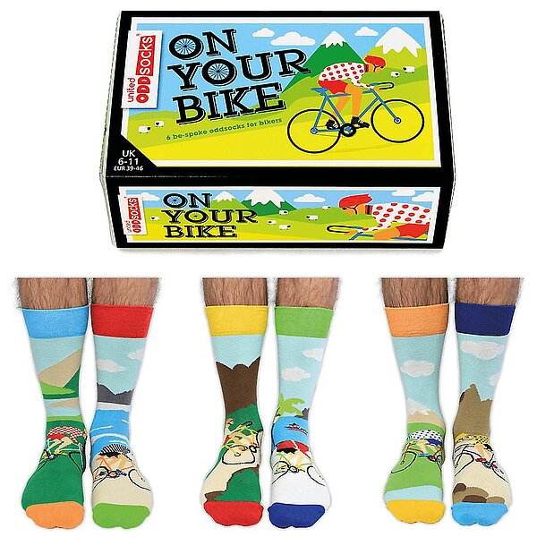 Set aus bunten Socken mit sechs verschiedenen Velomotiven.