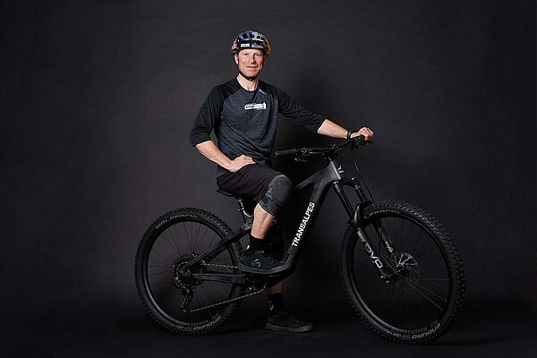 René Wildhaber hat mit Transalpes einen neuen Sponsor für seine Mountainbikes gefunden.
