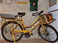 antikes gelbes Postvelo