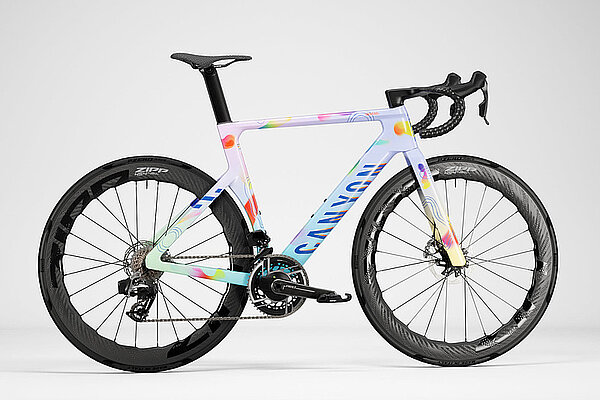 Farbenfrohes Rennrad von Canyon.
