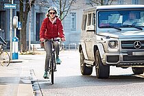Autofahrende überholen zu knapp