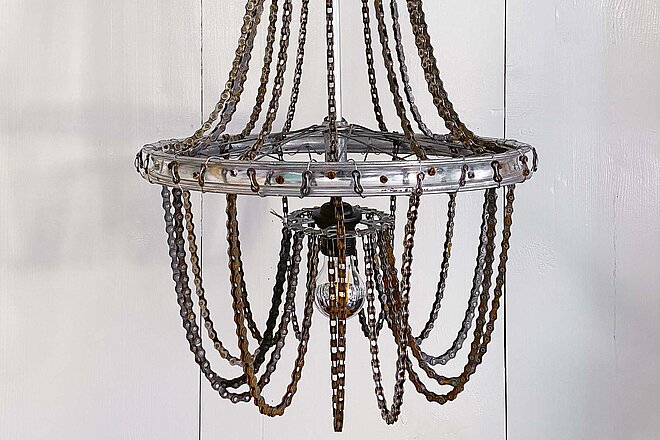 Kronleuchter aus alten Fahrradteilen. 