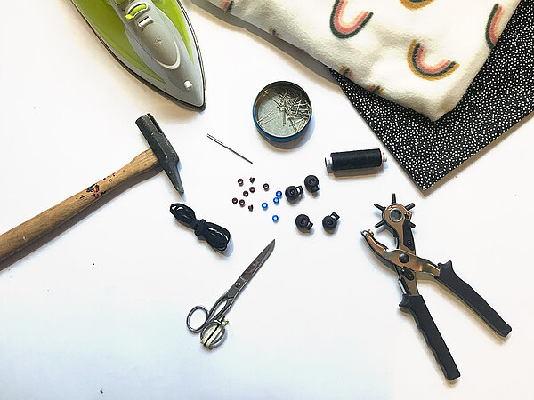 Dieses Material* und Werkzeug wurde für die  Lenkerstulpen verwendet.