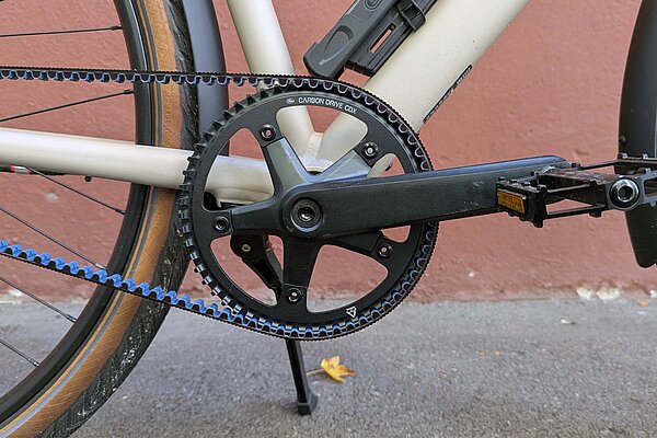 Fahrrad mit Zahnriemen.