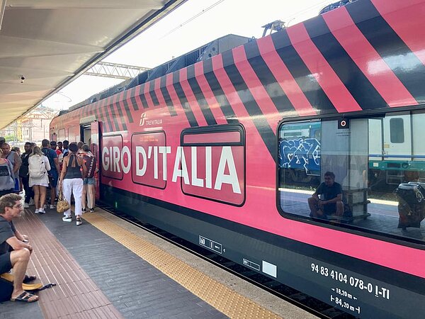 Zug der italienischen Eisenbahn.