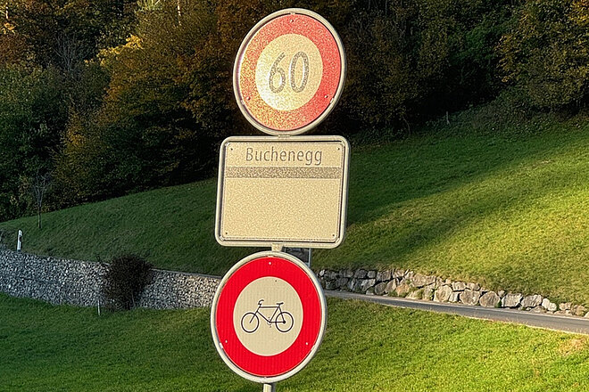velofahrverbot-Schild bei der Buchenegg