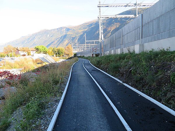 Neuer Veloweg entlang der Gleise in Martigny