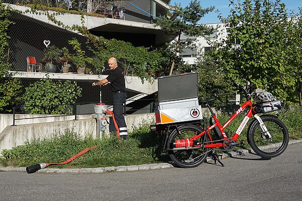 Benno Bikes Feuerwehrvelo. 