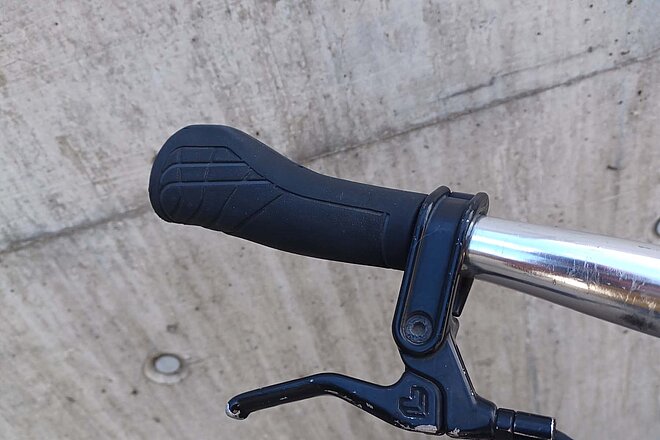 Test Ergogriff Hermanns Line DD36. Fahrradgriff in schwarz.
