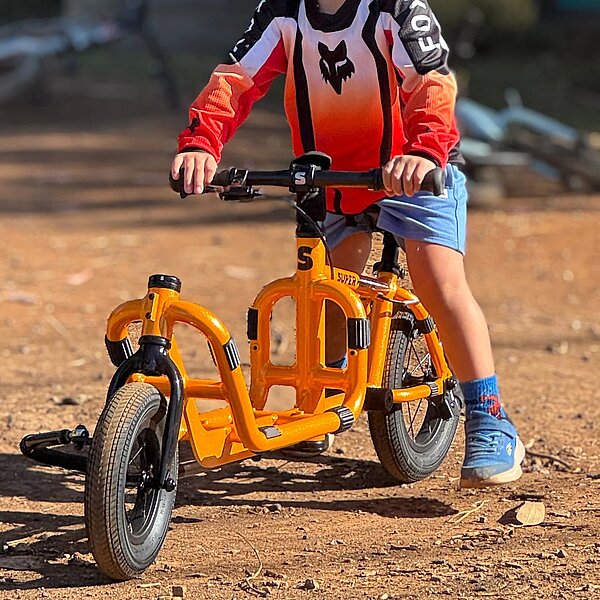 Super mighty Junior Laufrad cargobike für Kinder