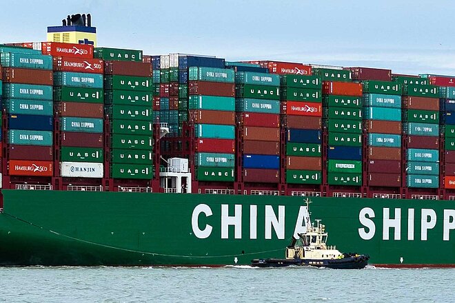 Containerschiff aus China