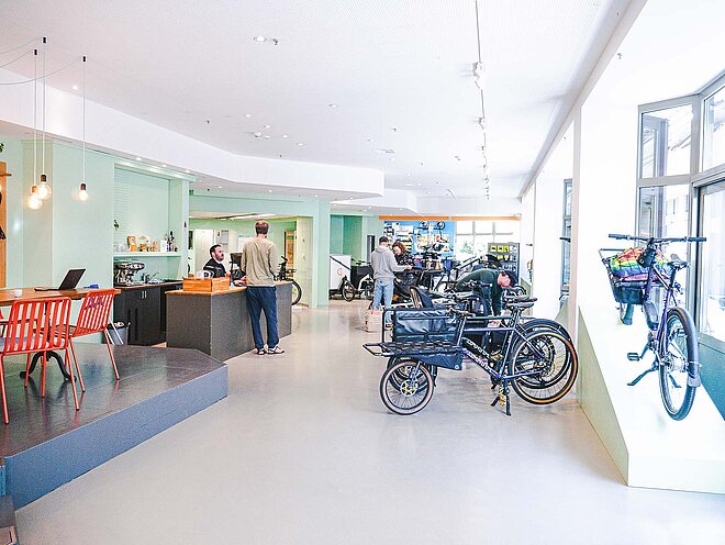 Fahrradgeschäft mit Lastenrädern.